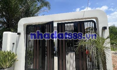 Mặt tiền đường cần bán