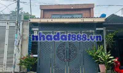 Nhà hẻm xe tải phạm hùng