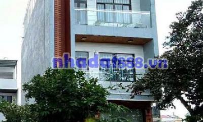 Bán nhà phố 1 trệt 3 lầu 